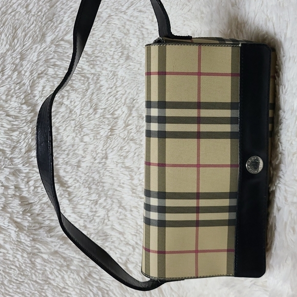 FINAL Sale.…….💯 Authentic Burberry Shoulder Bag - Picture 13 of 14